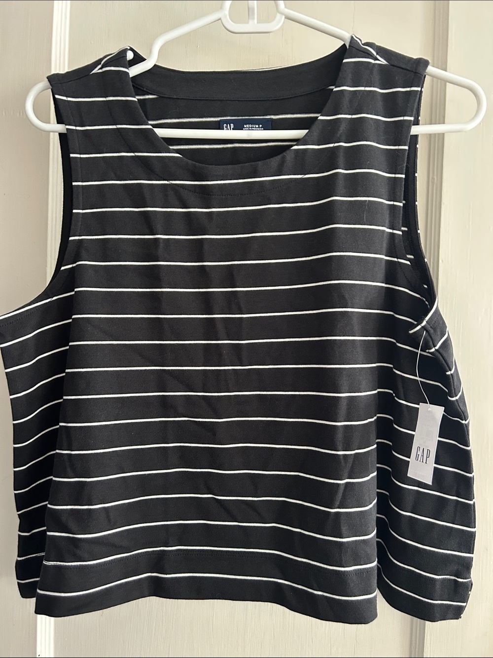 NWT Gap Heavy Weight cropped shell
